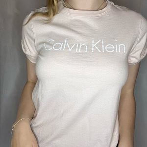 Light pink Calvin Klein tee💖